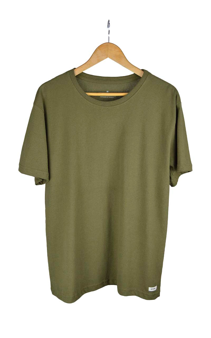 Camiseta premium basica verde militar